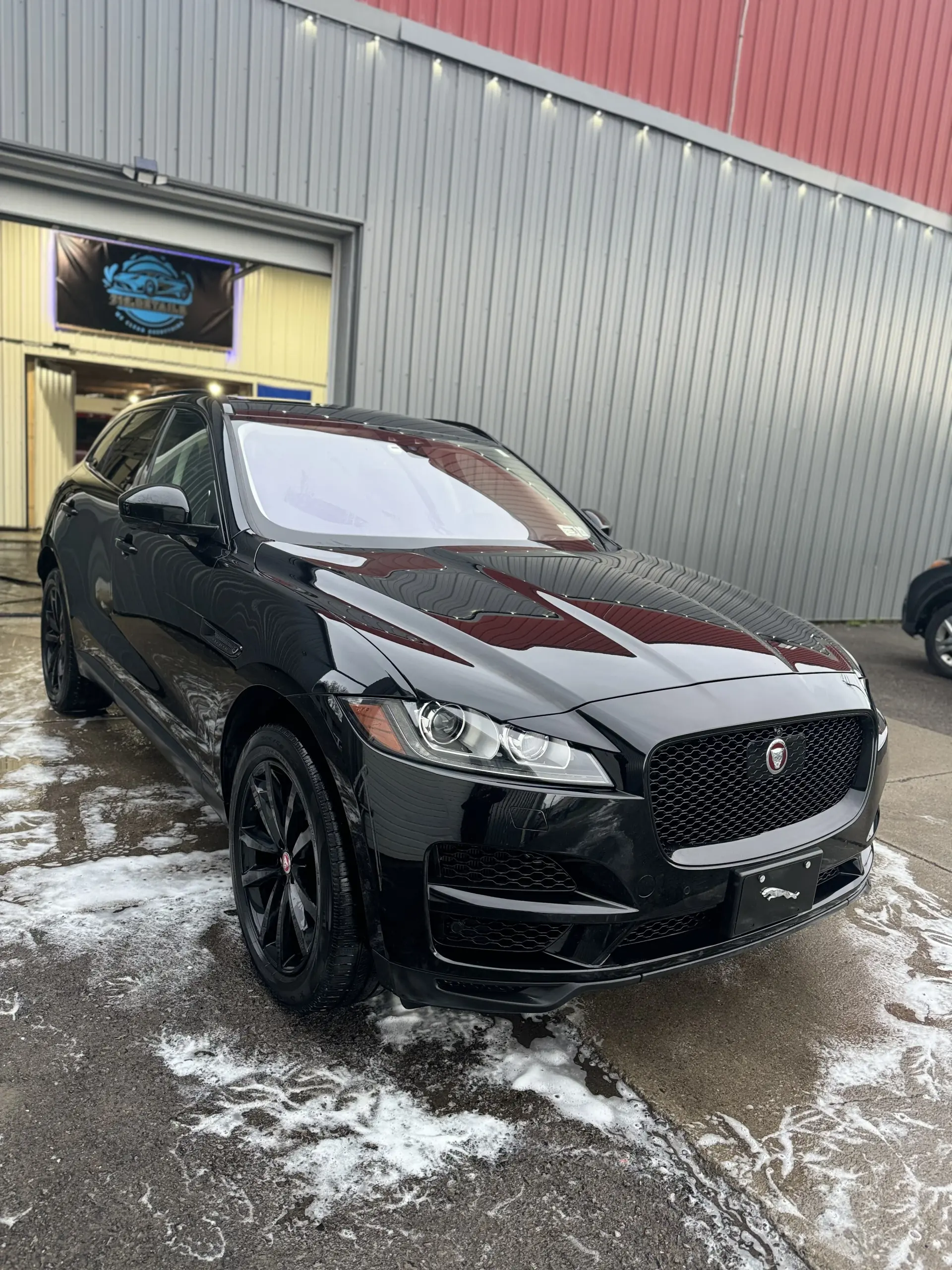Jaguar F-PACE with 716 Details mobile service